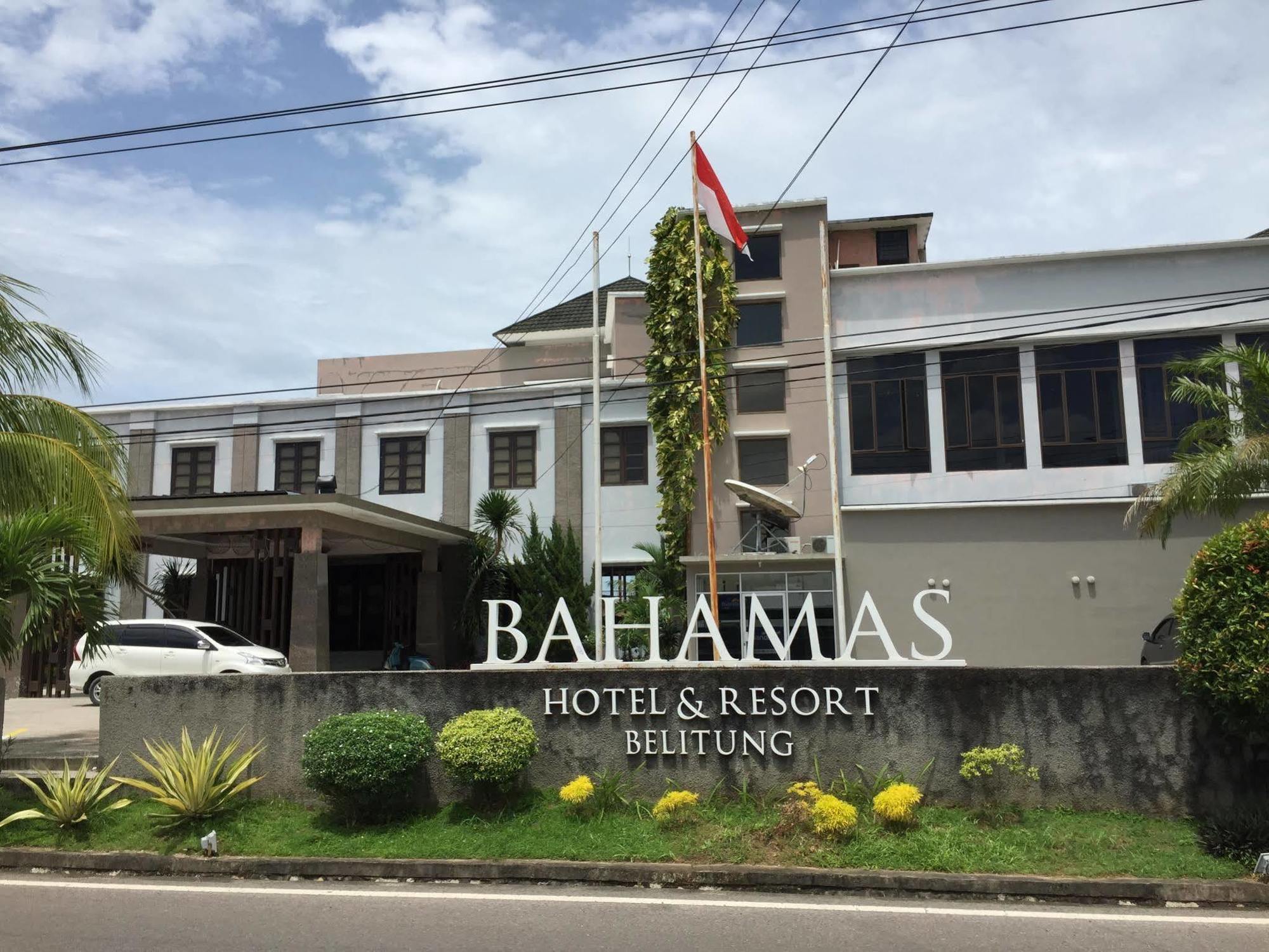 Bahamas Hotel & Resort Tanjung Pandan Exterior photo
